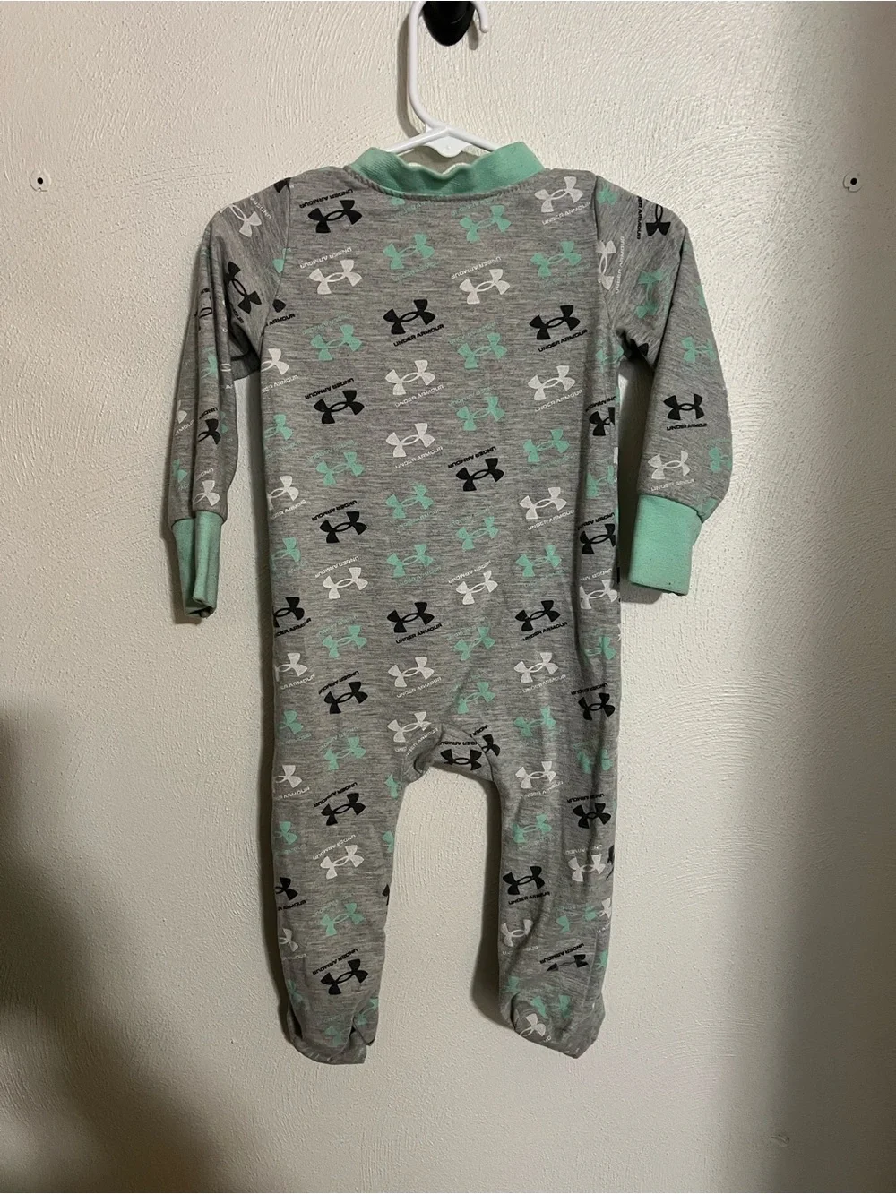 UNDER ARMOUR Full Zip Footed Casual Logo Sleeper Onsie‎ Grey Teal Baby 9-12 mo.